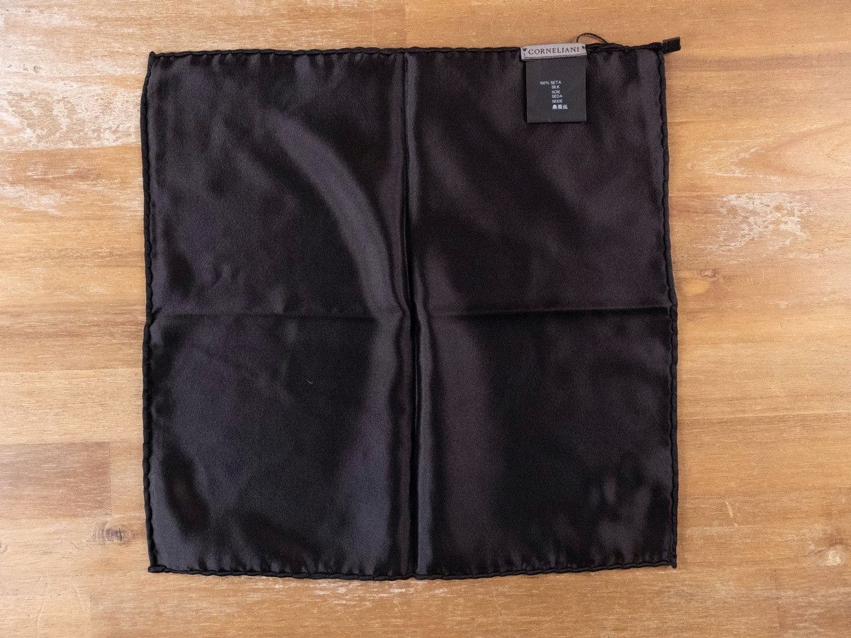 Corneliani CORNELIANI solid black silk pocket square authentic Size ONE SIZE - 3 Thumbnail