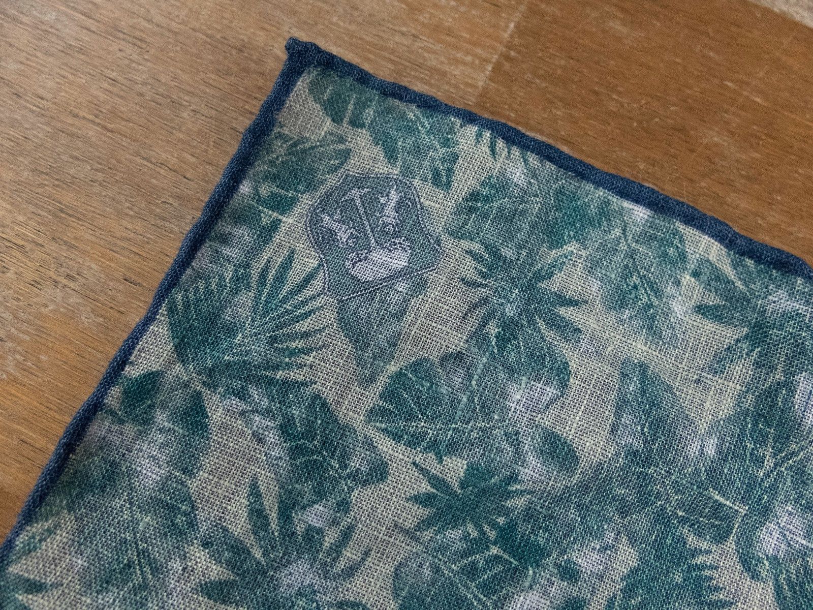 Corneliani CORNELIANI green floral print linen pocket square authentic Size ONE SIZE - 2 Thumbnail