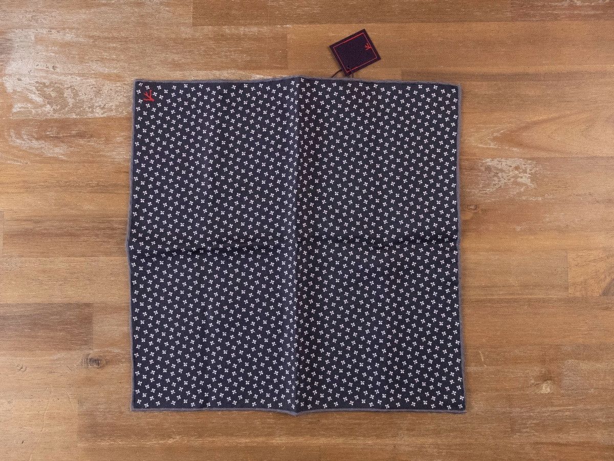 Isaia ISAIA Napoli navy blue floral silk pocket square authentic Size ONE SIZE - 1 Thumbnail