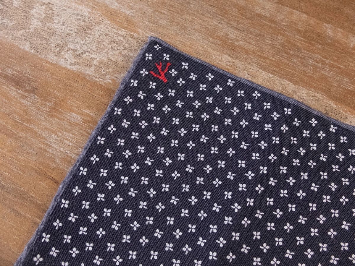 Isaia ISAIA Napoli navy blue floral silk pocket square authentic Size ONE SIZE - 2 Thumbnail