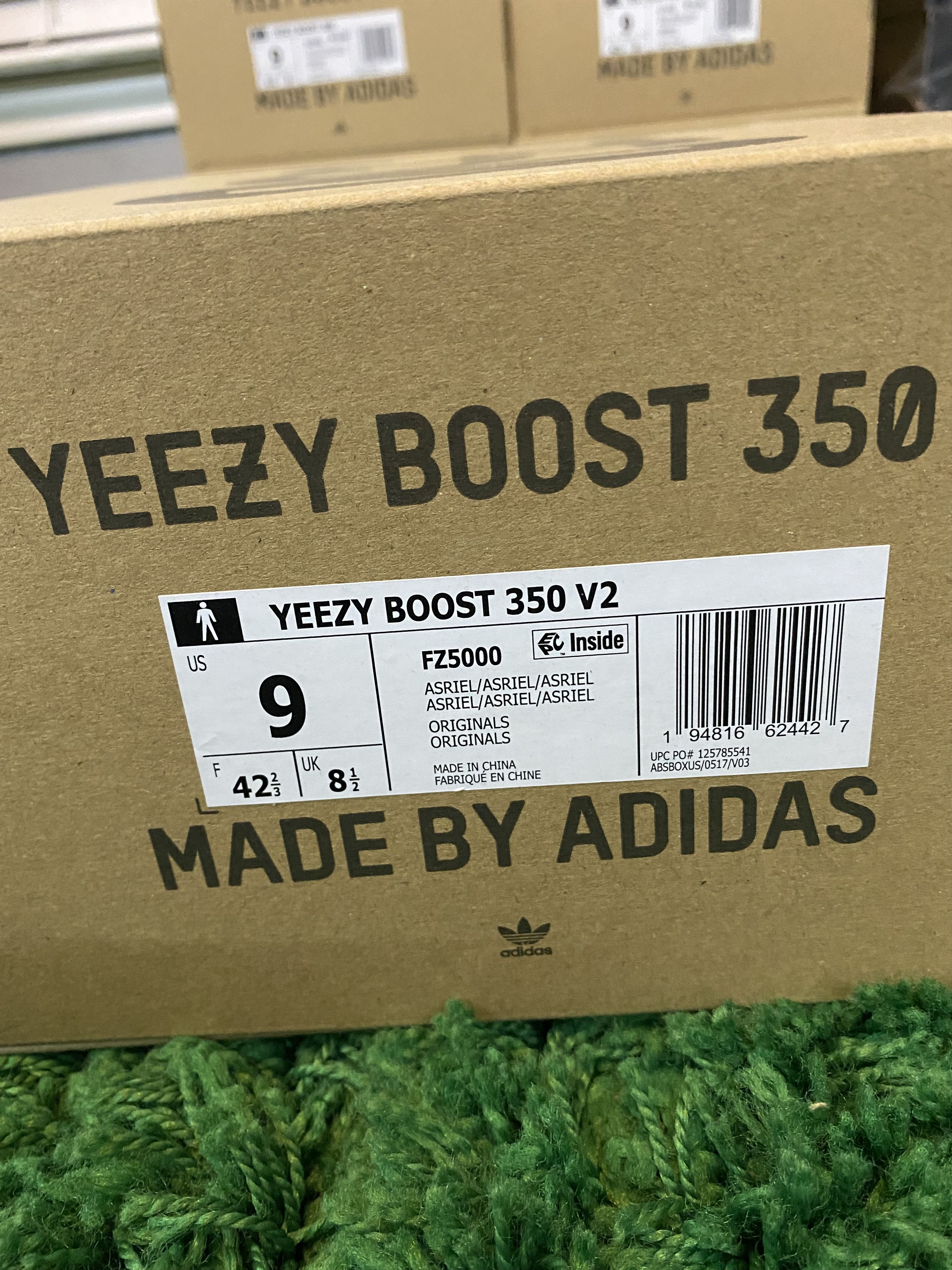 Adidas × Kanye West Yeezy Boost 350 V2 - Carbon - FZ5000 Size US 9 / EU 42 - 10 Thumbnail