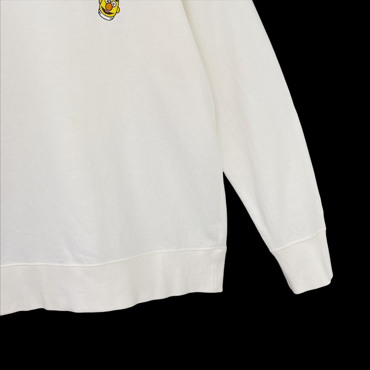 Japanese Brand × Kaws × Uniqlo Uniqlo X Kaws Crewneck Sweatshirt Size M Size US M / EU 48-50 / 2 - 6 Thumbnail