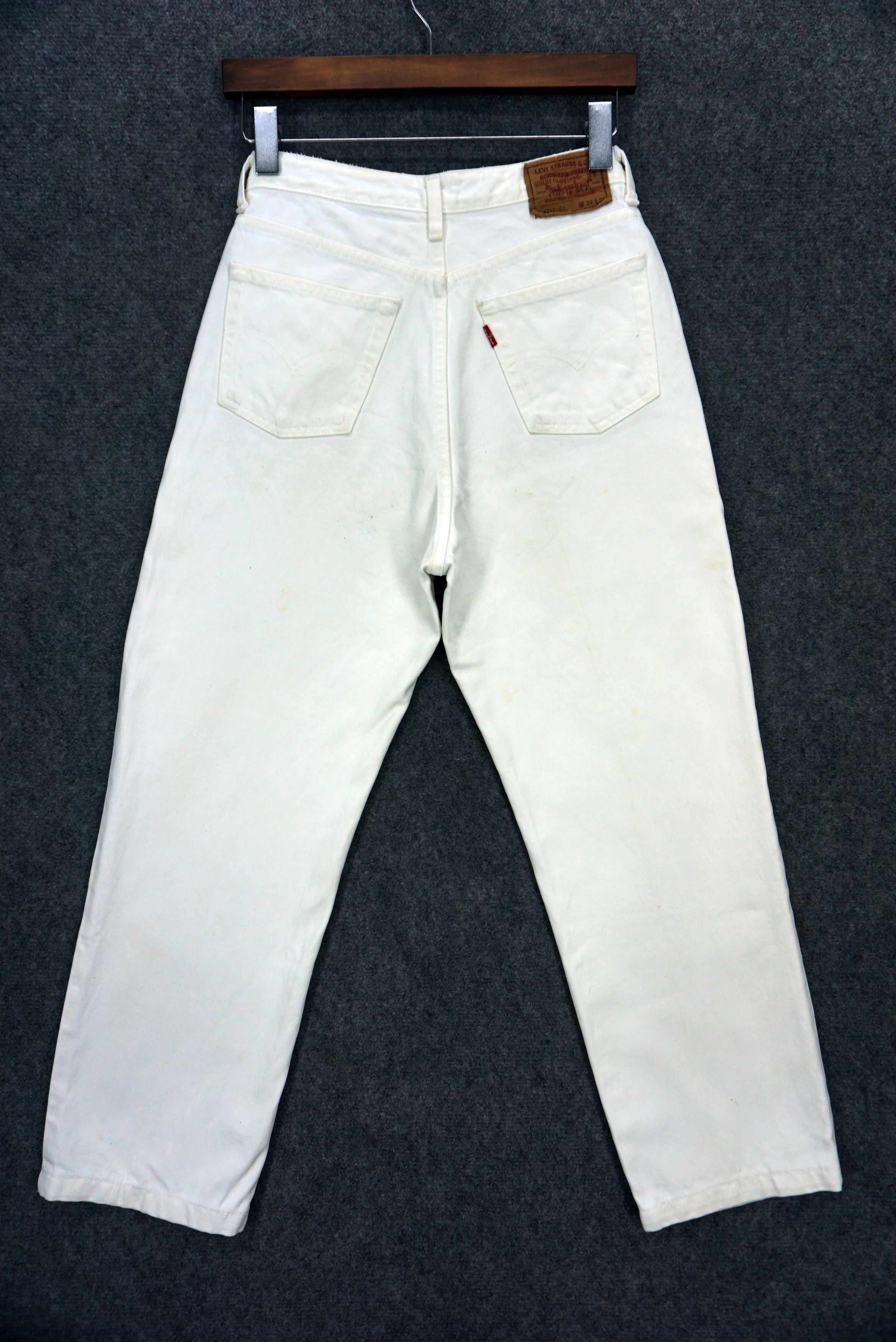 image of High Waisted Capri Levis 515-0301 High Rise Tapered Ankle in White, Women's (Size 26)
