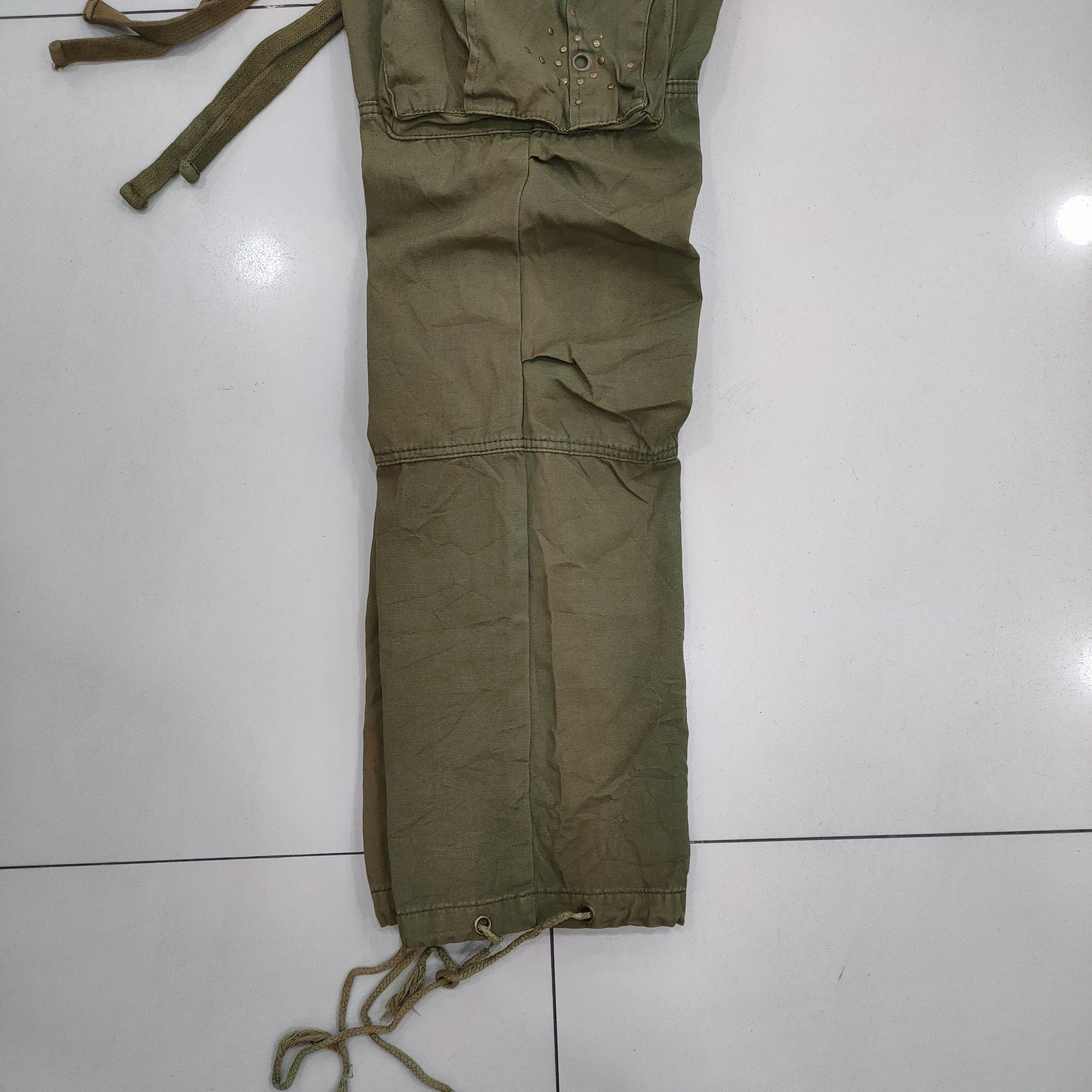 Japanese Brand VINTAGE FADED BONDAGE CARGO PANTS Size US 32 / EU 48 - 15 Thumbnail