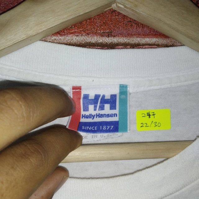 Helly Hansen Vintage Helly Hansen Sports Gear Colurful Logo T-shirt Size US L / EU 52-54 / 3 - 4 Thumbnail