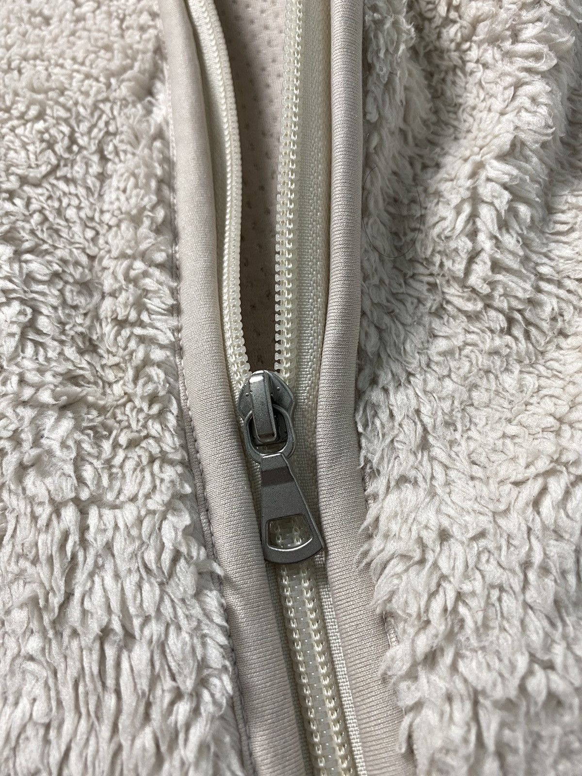 Japanese Brand × Uniqlo Bulky Fleece Uniqlo Sweater Jacket Nice Design Size US L / EU 52-54 / 3 - 8 Thumbnail