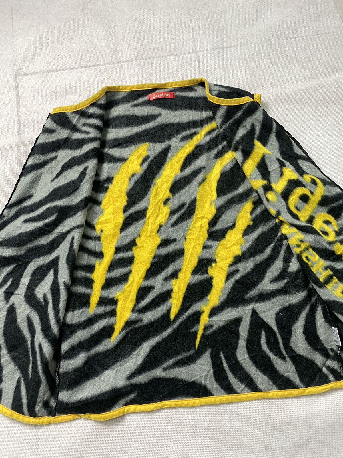Japanese Brand × Vintage Hanshin Tigers Vest Nice Design Size US M / EU 48-50 / 2 - 5 Thumbnail