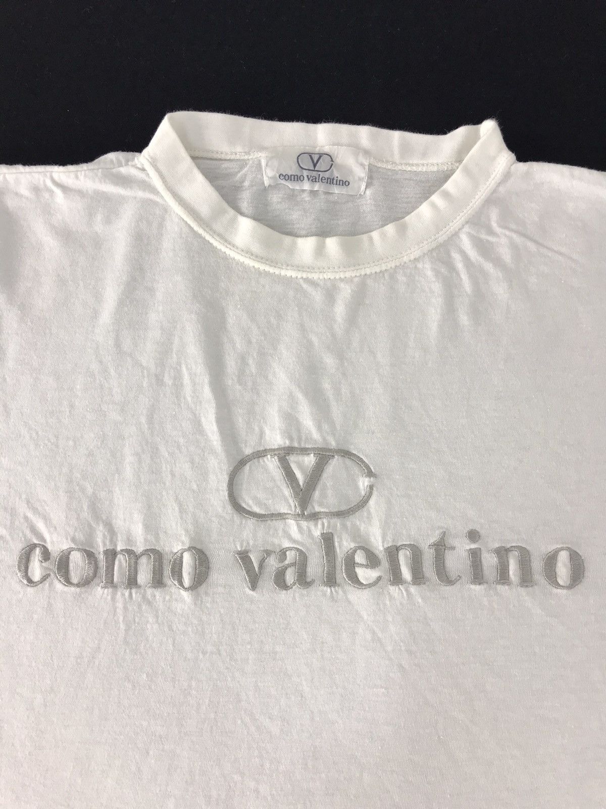 Valentino × Vintage Como Valentino Embroidery Logo Brand T-shirt Tee Size US L / EU 52-54 / 3 - 4 Thumbnail