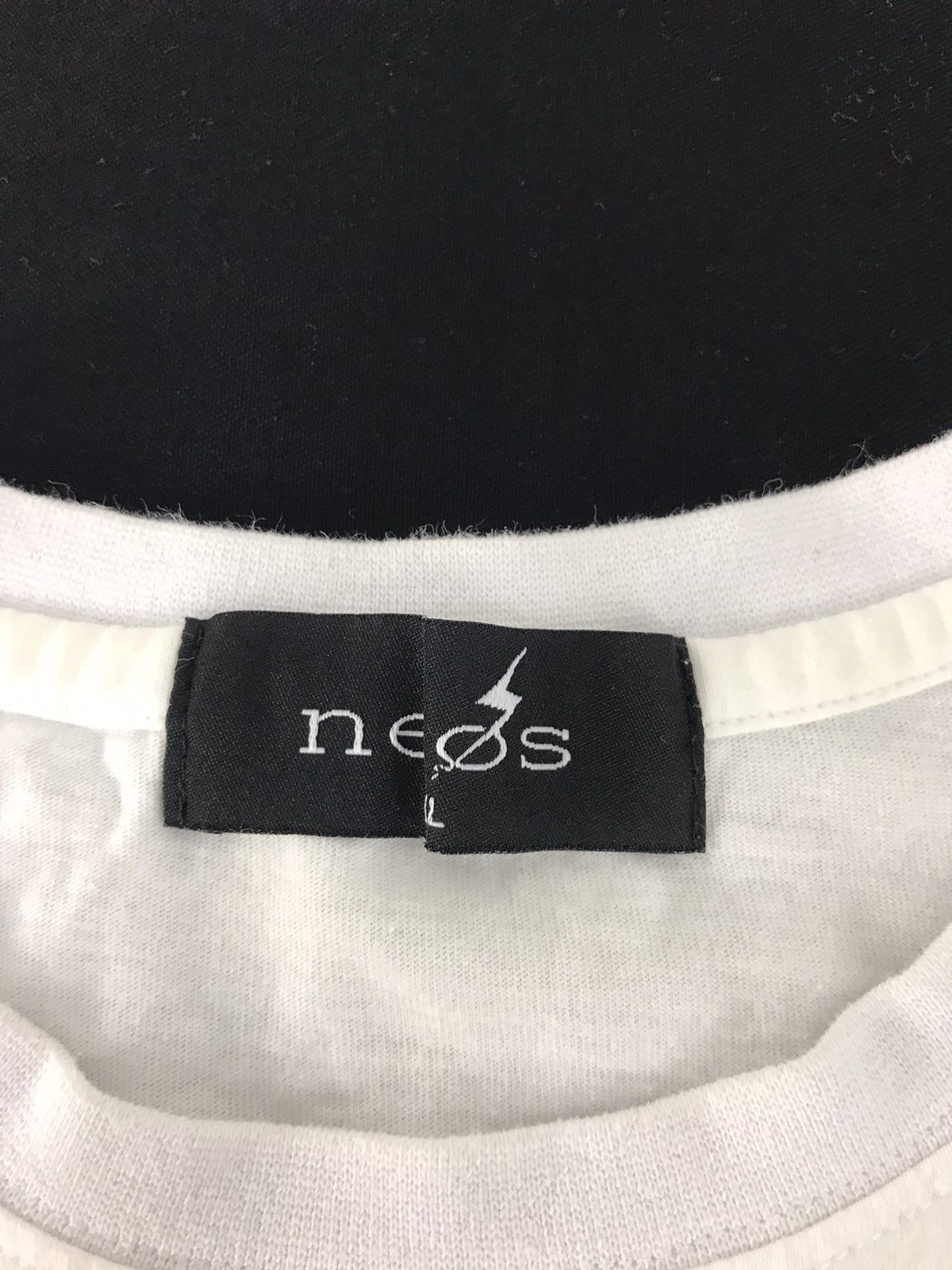 Japanese Brand Vintage Neos Inhere Queen of London New York Paris 2002 Tee Size L / US 10 / IT 46 - 5 Thumbnail