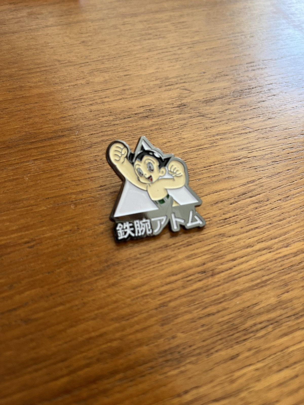 Japanese Brand Astro Boy vintage pin Size ONE SIZE - 3 Thumbnail