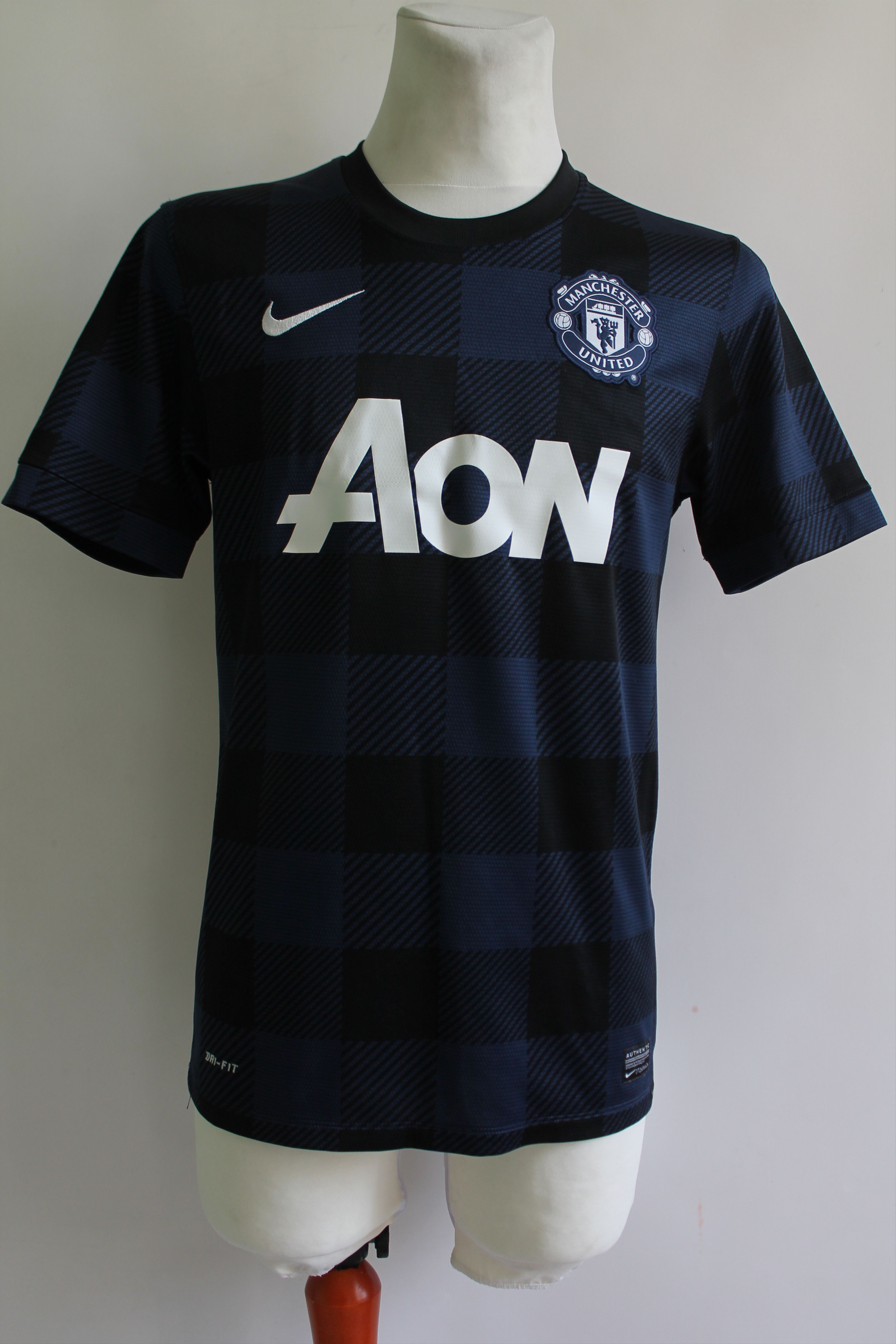 Nike 2013 / 14 NIKE MU Manchester United away soccer jersey Size US S / EU 44-46 / 1 - 13 Thumbnail