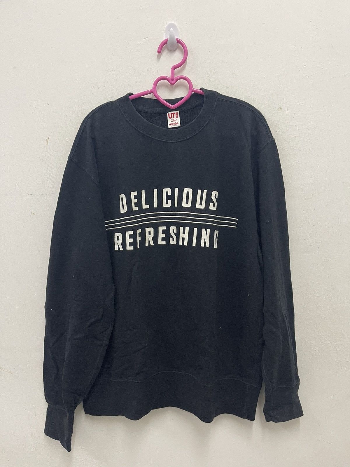Coca Cola Rare COCA COLA X Uniqlo Sweatshirt Size US M / EU 48-50 / 2 - 1 Thumbnail