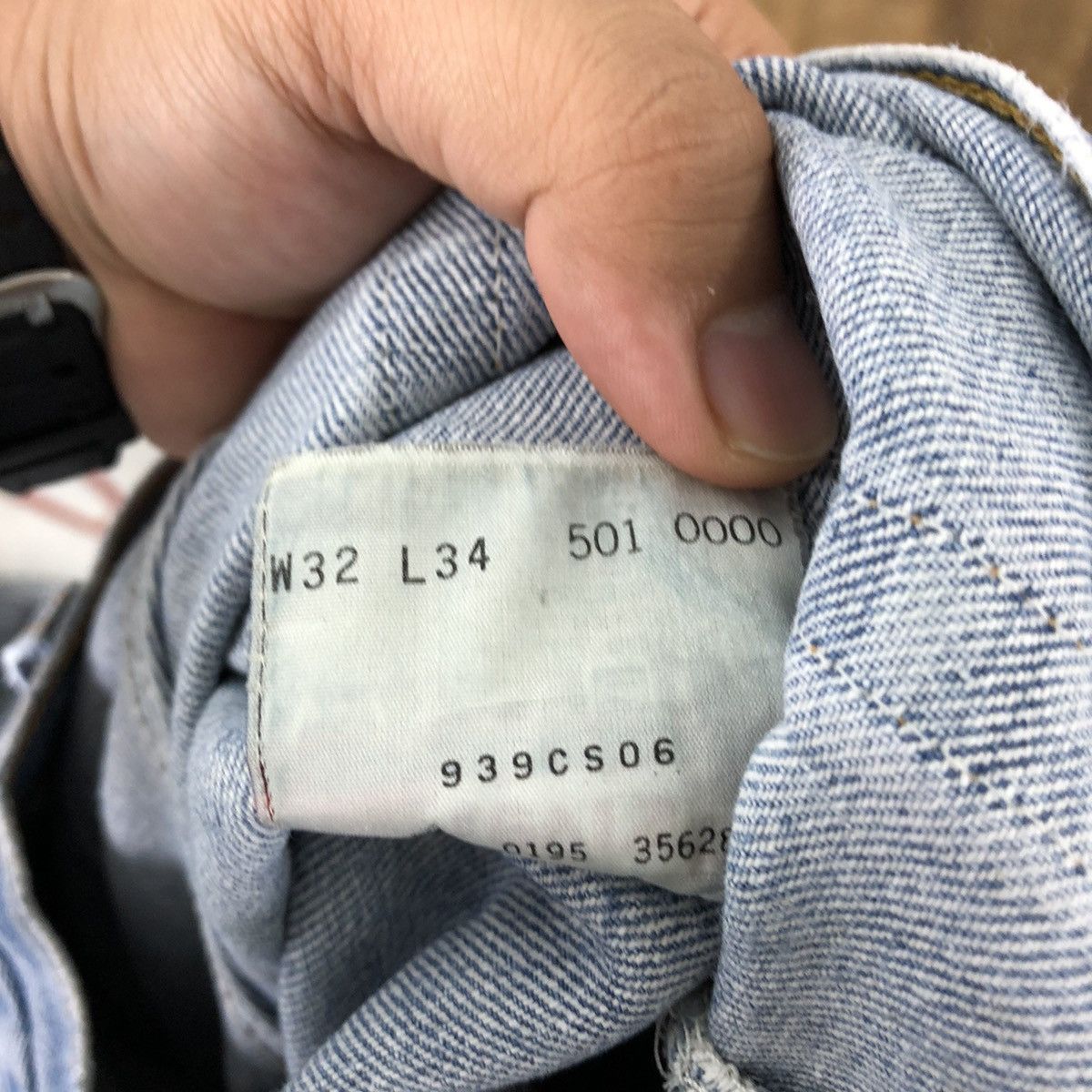 Levi's Vintage Clothing VINTAGE LEVI'S 501 USA 95' FADED BLUE JEANS PANTS #028 Size US 29 - 13 Thumbnail