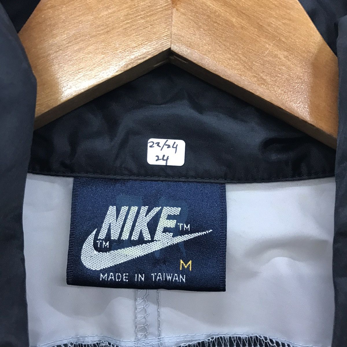 Nike × Vintage Rare!! Vintage Nike Windbreaker Half Zipper Size US M / EU 48-50 / 2 - 16 Thumbnail