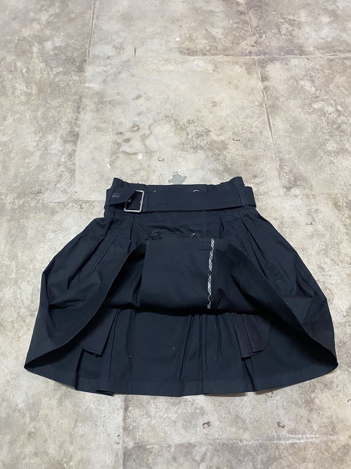 Burberry BURBERRY SKIRT BELT ELEGANT RETRO SKIRT Size 27" / US 4 / IT 40 - 5 Thumbnail