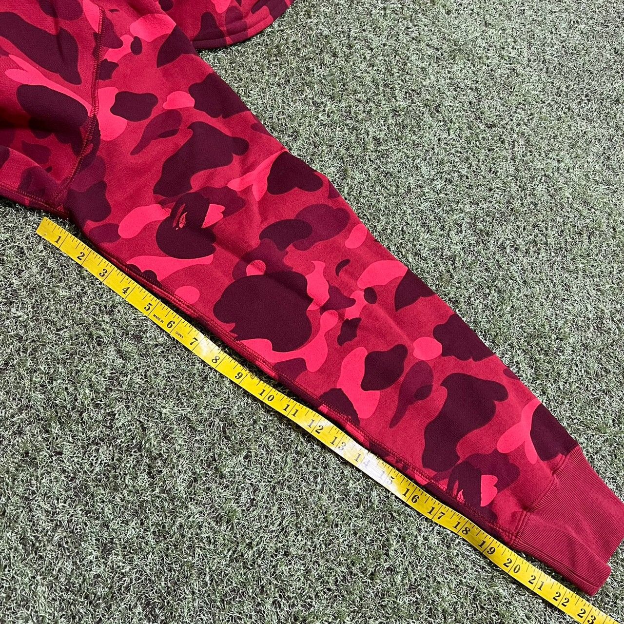 Bape BAPE shark embroidery full zip hoodie Red camo Size US L / EU 52-54 / 3 - 9 Thumbnail