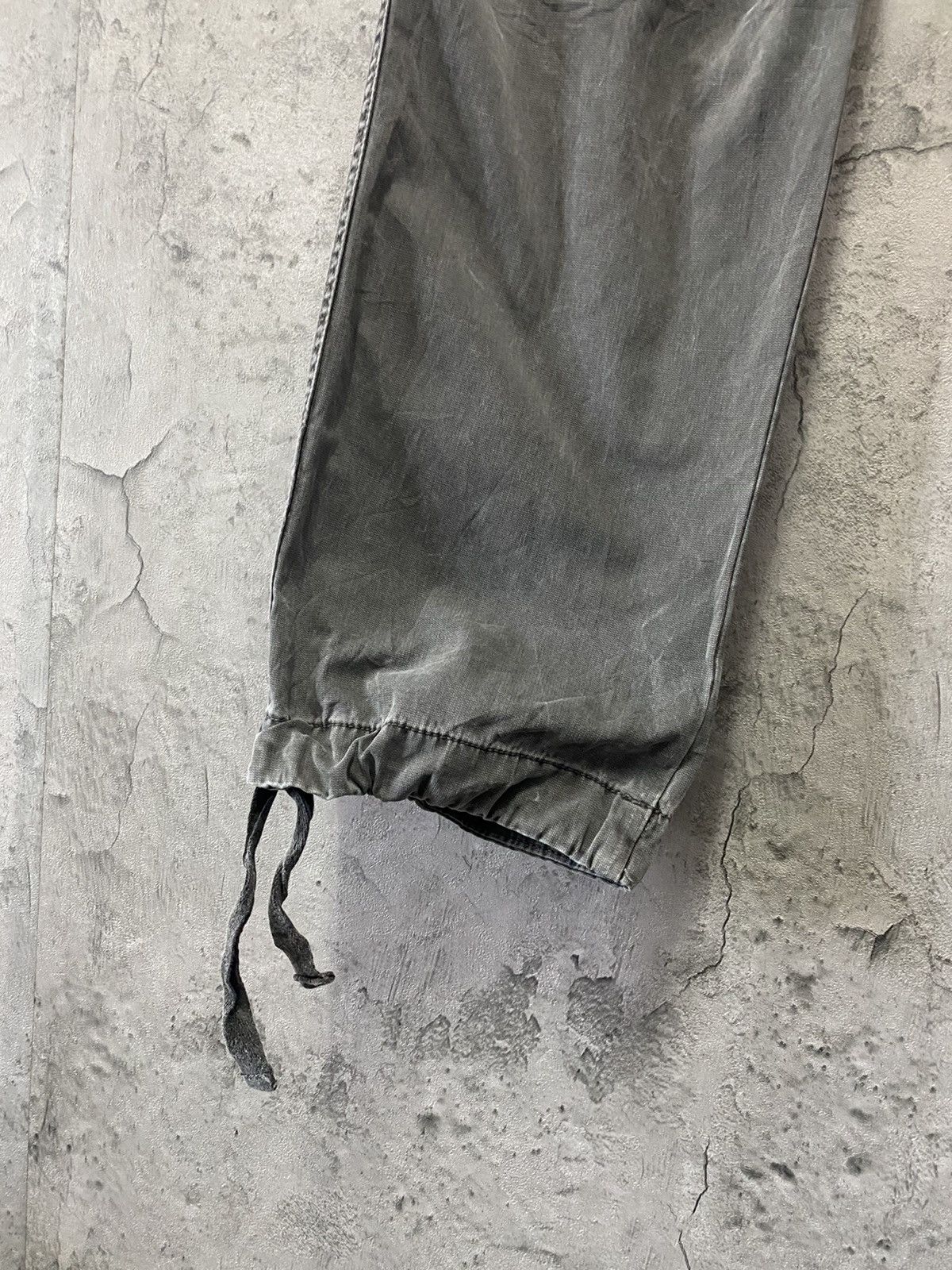 Japanese Brand × Uniqlo Vintage Uniqlo Japan Heavy Cotton Tactical Cargo Pants Size US 32 / EU 48 - 9 Thumbnail