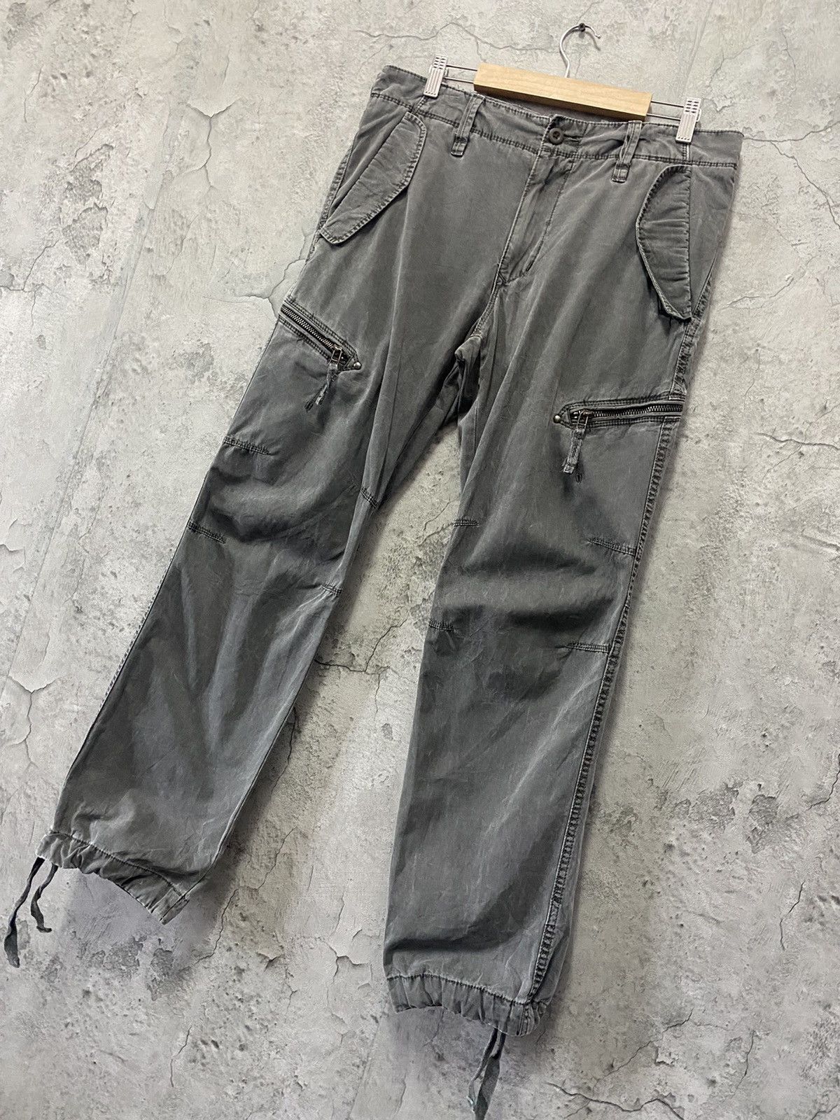 image of Vintage Uniqlo Japan Heavy Cotton Tactical Cargo Pants in Black Charcoal Faded, Men's (Size 32)