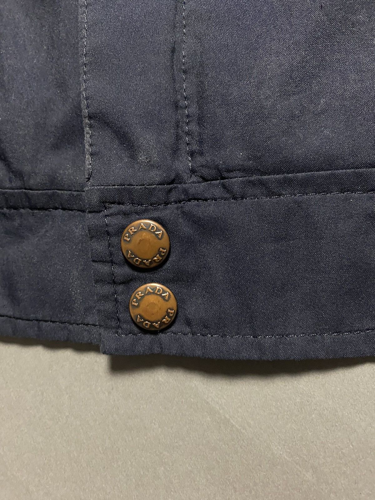 Prada Prada nylon jacket Goretex navy red tab vintage Size US L / EU 52-54 / 3 - 3 Thumbnail