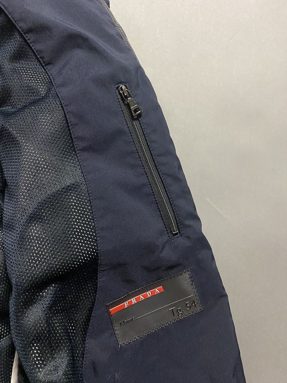 Prada Prada nylon jacket Goretex navy red tab vintage Size US L / EU 52-54 / 3 - 11 Thumbnail
