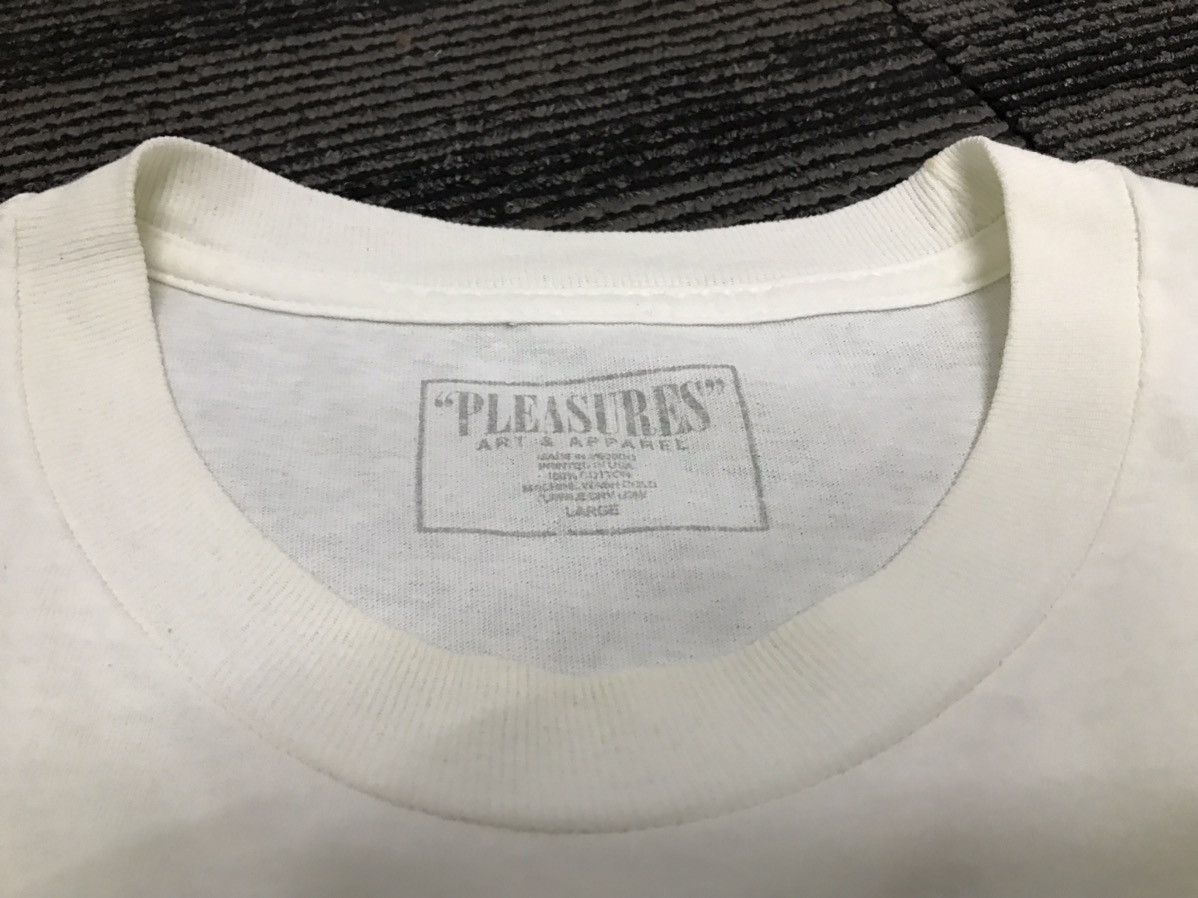 Pleasures Pleasures "A Girl is A Gun" Shirt Size US L / EU 52-54 / 3 - 4 Thumbnail