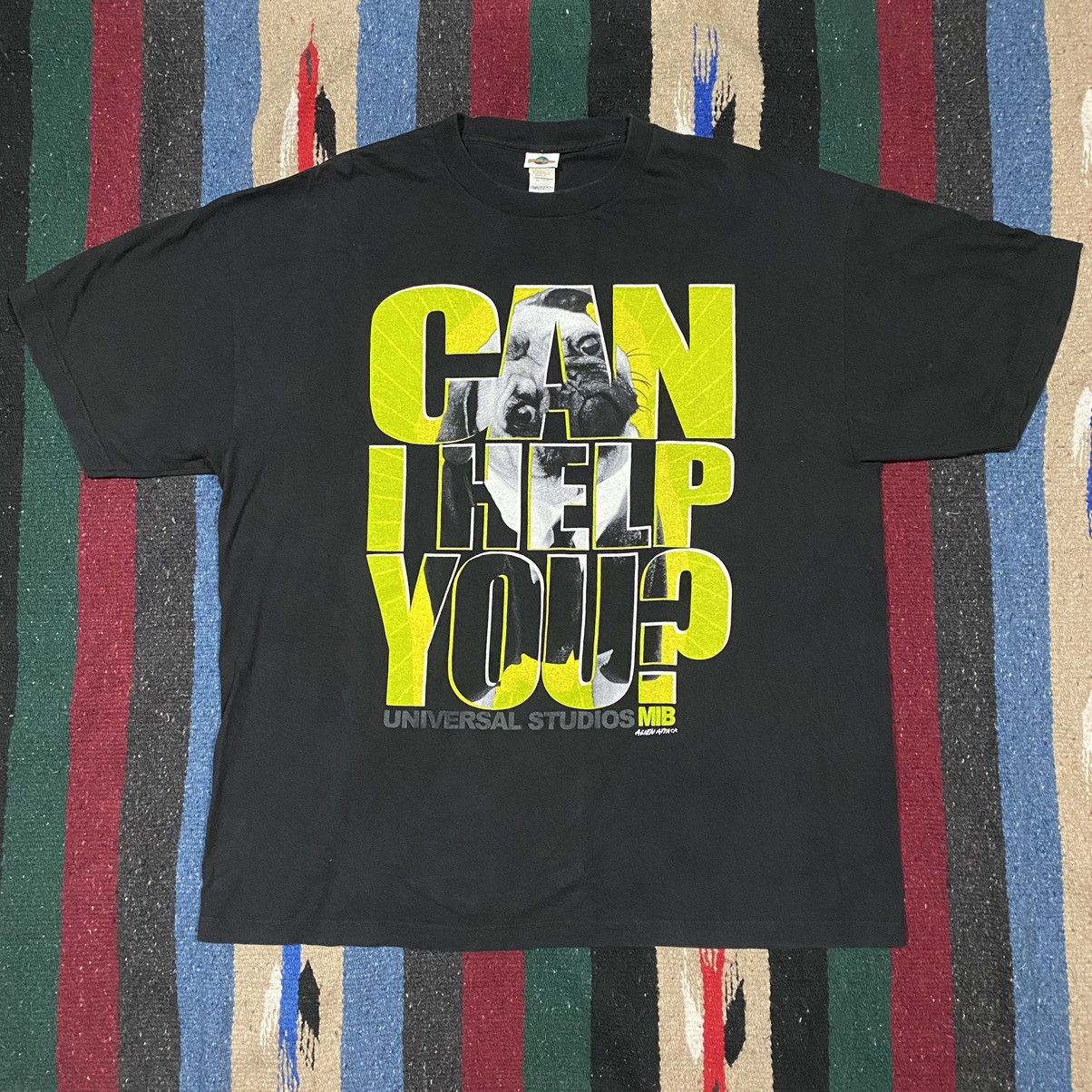 Universal Studios VINTAGE Y2K MIB MOVIE TEE Size US XXL / EU 58 / 5 - 1 Thumbnail