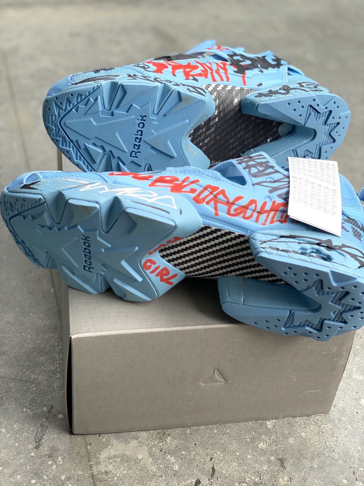 Vetements InstaPump Fury Low Graffiti 2.0 Size US 6.5 / EU 39-40 - 4 Thumbnail