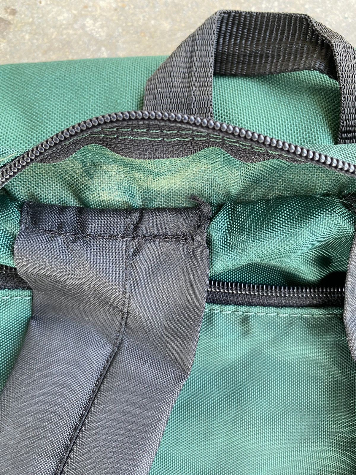 The North Face Vintage 90s The North Face Sling Bag 2 Way Size ONE SIZE - 22 Thumbnail