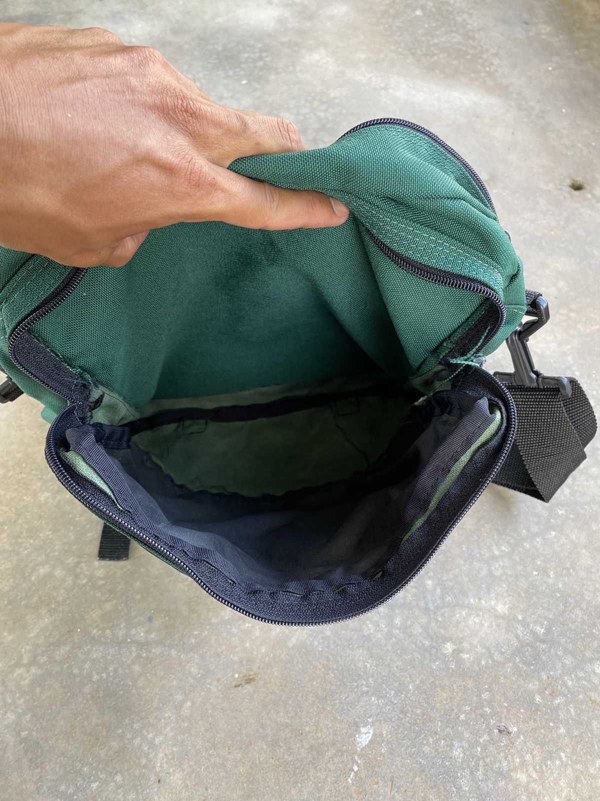 The North Face Vintage 90s The North Face Sling Bag 2 Way Size ONE SIZE - 6 Thumbnail
