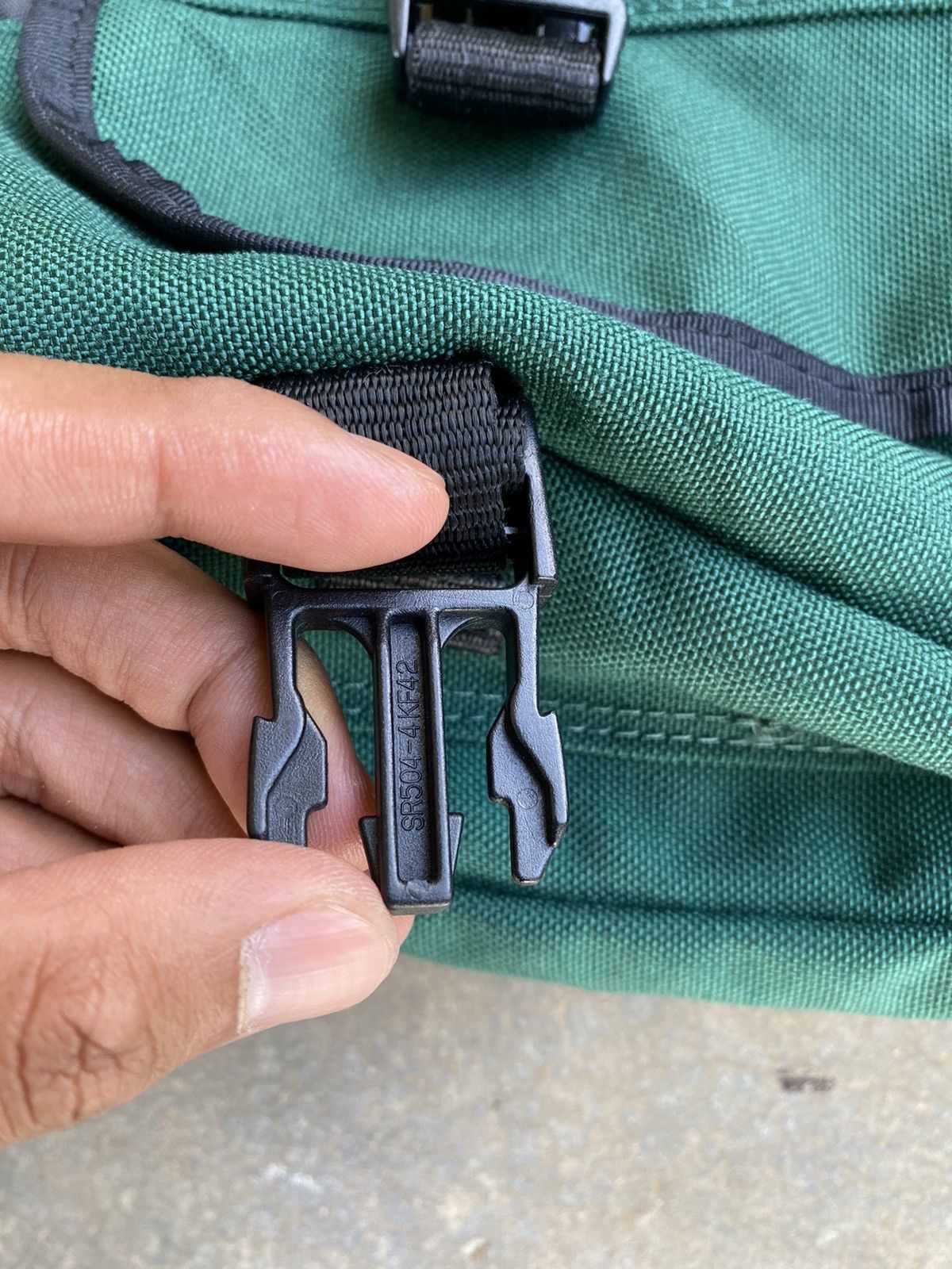 The North Face Vintage 90s The North Face Sling Bag 2 Way Size ONE SIZE - 13 Thumbnail