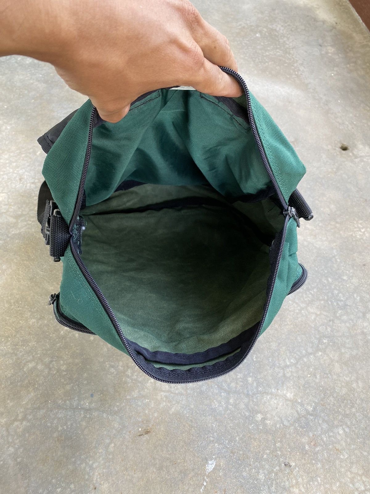 The North Face Vintage 90s The North Face Sling Bag 2 Way Size ONE SIZE - 5 Thumbnail