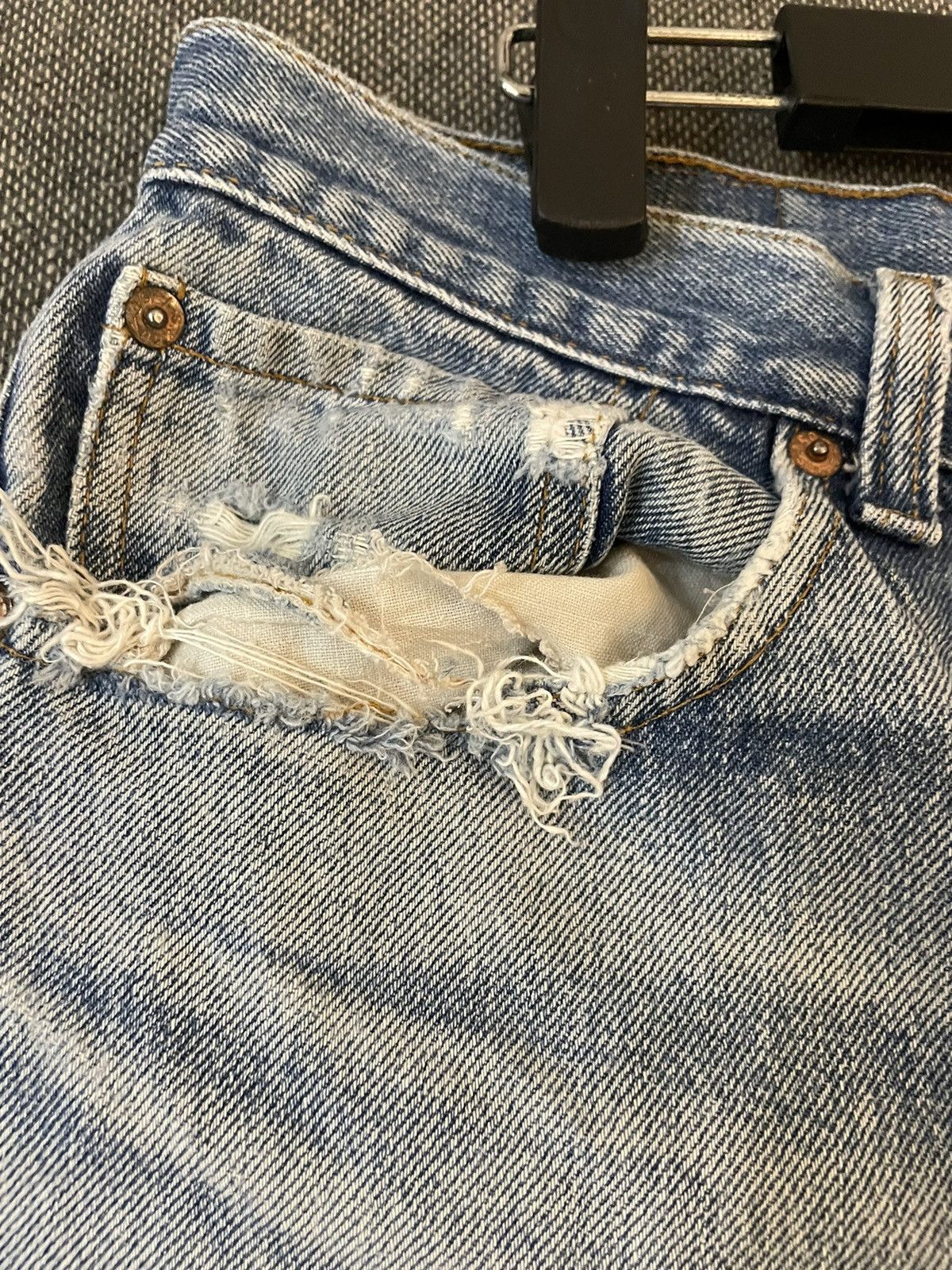 Levi's Vintage Clothing Vintage 90s Faded Distressed Levi’s 501 Jeans Size US 34 / EU 50 - 6 Thumbnail