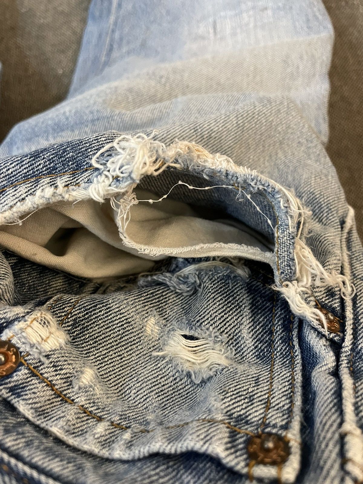 Levi's Vintage Clothing Vintage 90s Faded Distressed Levi’s 501 Jeans Size US 34 / EU 50 - 21 Thumbnail
