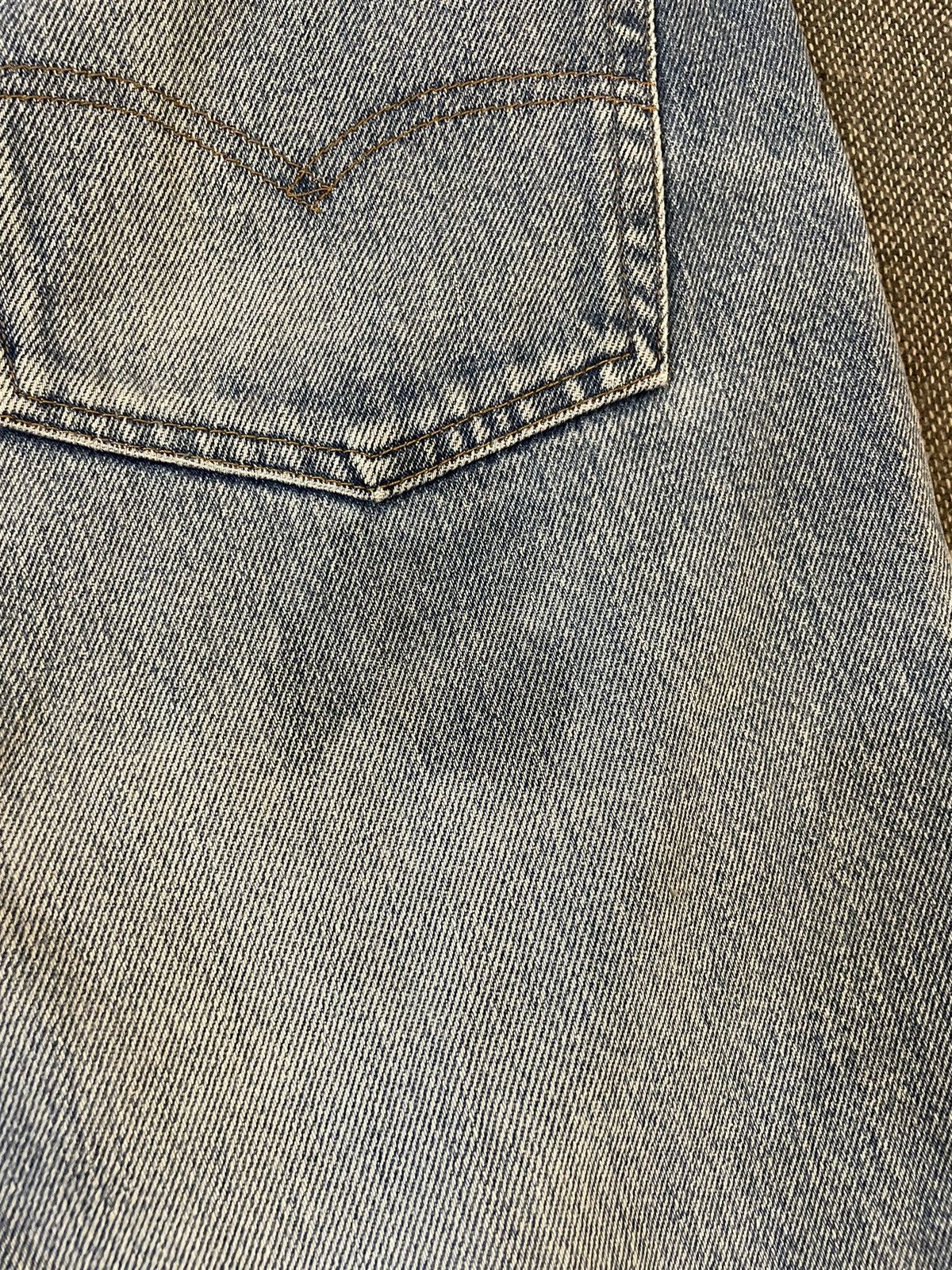 Levi's Vintage Clothing Vintage 90s Faded Distressed Levi’s 501 Jeans Size US 32 / EU 48 - 12 Thumbnail