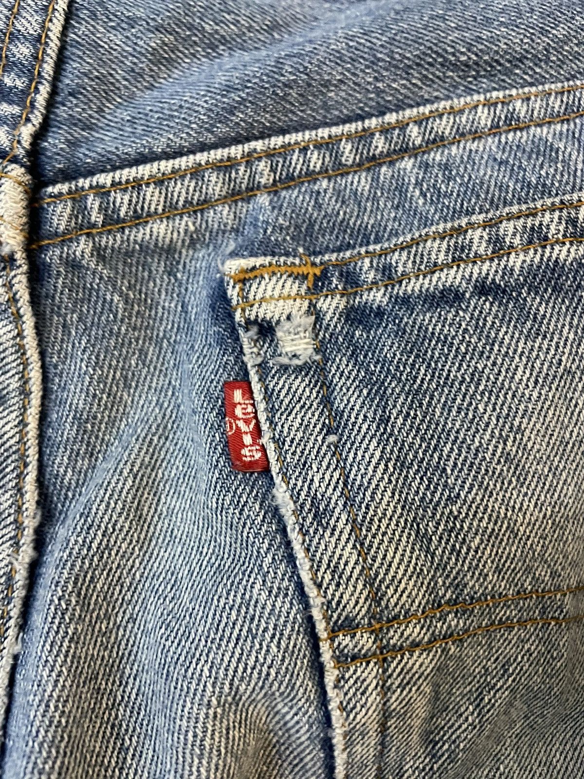 Levi's Vintage Clothing Vintage 90s Faded Distressed Levi’s 501 Jeans Size US 32 / EU 48 - 20 Thumbnail