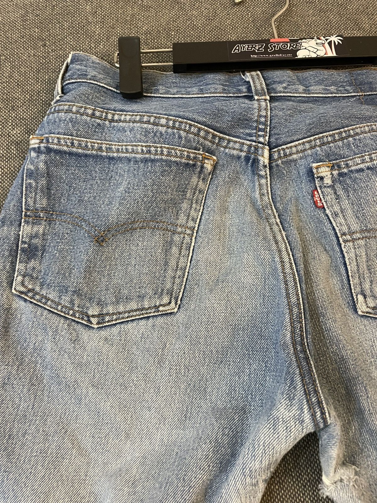 Levi's Vintage Clothing Vintage 90s Faded Distressed Levi’s 501 Jeans Size US 32 / EU 48 - 13 Thumbnail