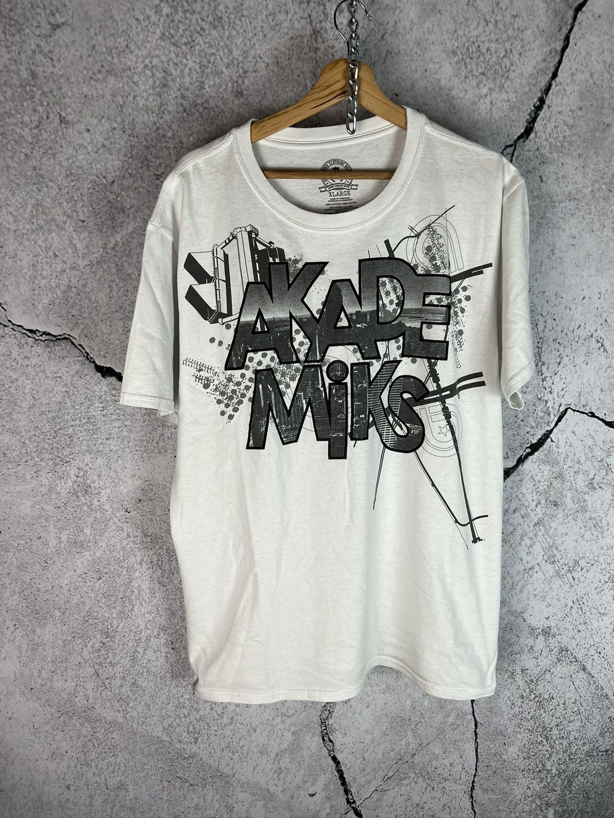 Vintage Vintage Y2K akedemiks spell out rap Tshirt tee Size US XL / EU 56 / 4 - 1 Thumbnail