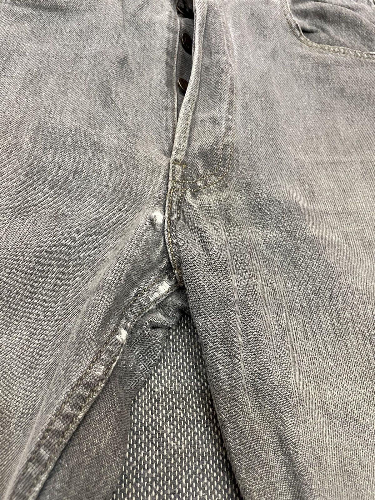 Levi's Vintage 80s Levi’s 501 Distressed Denim Jeans Size US 32 / EU 48 - 3 Thumbnail