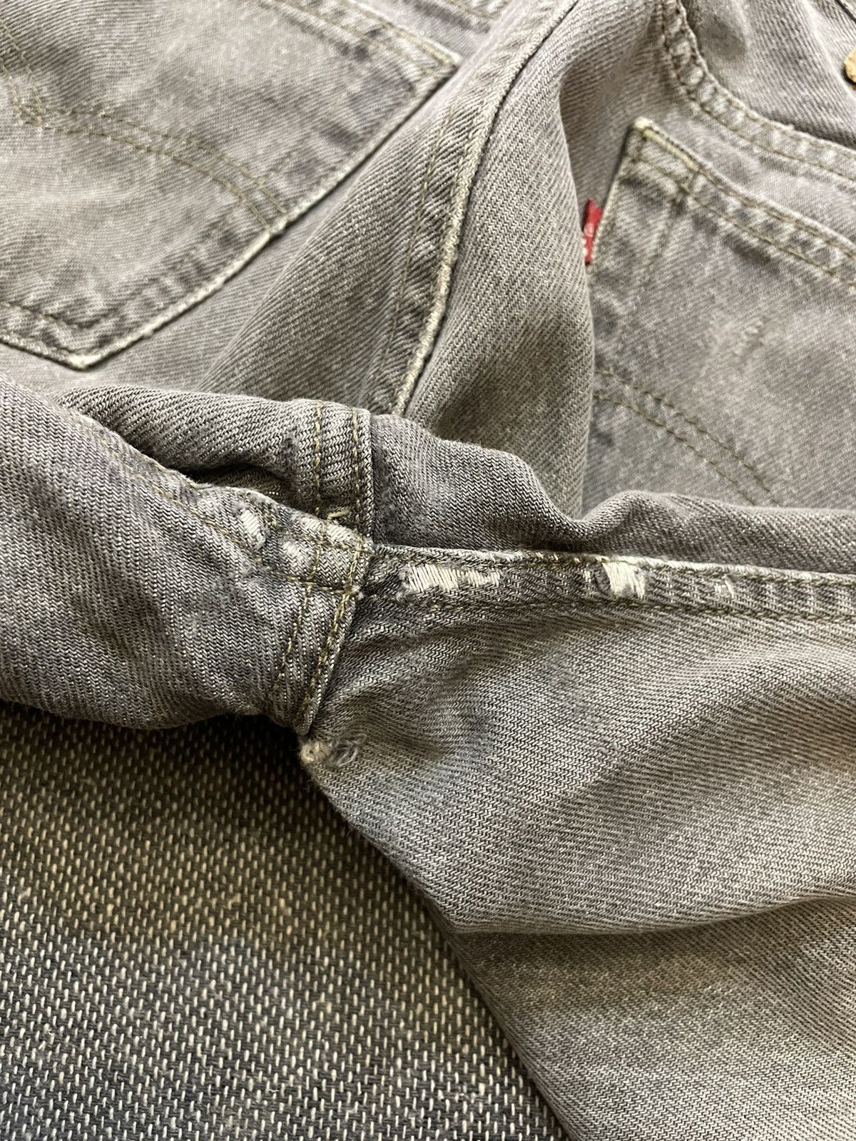 Levi's Vintage 80s Levi’s 501 Distressed Denim Jeans Size US 32 / EU 48 - 19 Thumbnail
