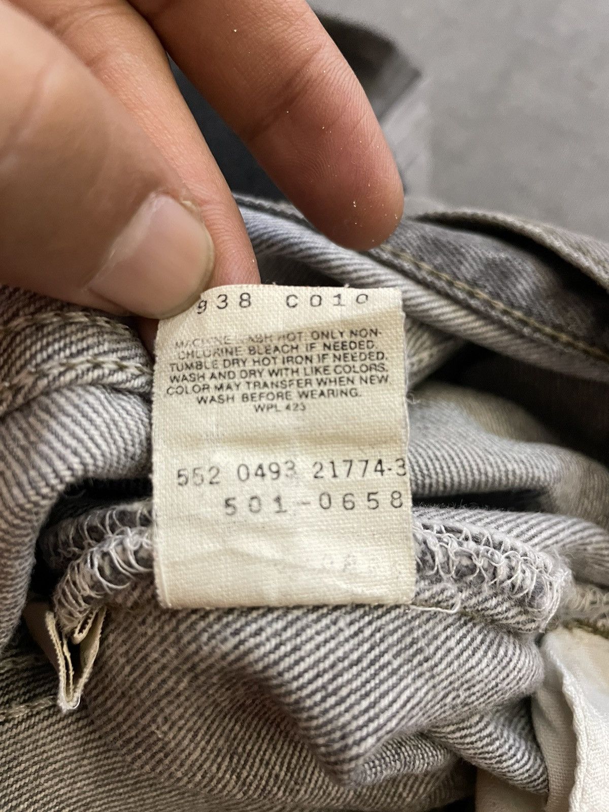 Levi's Vintage 80s Levi’s 501 Distressed Denim Jeans Size US 32 / EU 48 - 22 Thumbnail