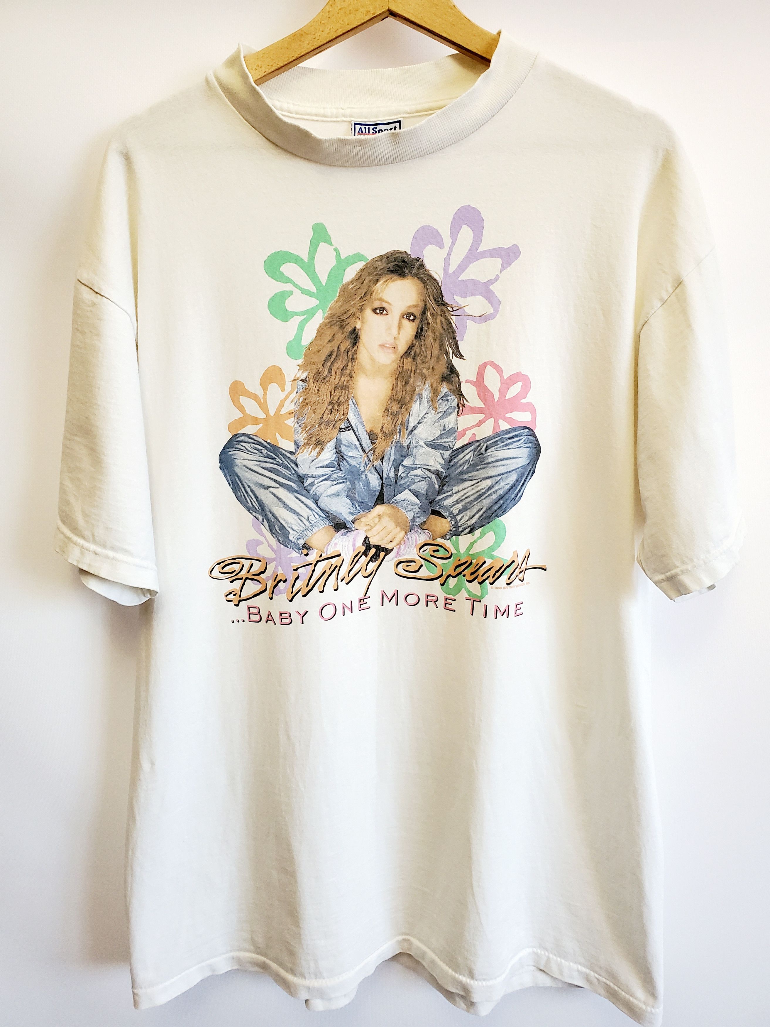 Vintag 1999 Britney Spears baby one more time tee Shirt Xl