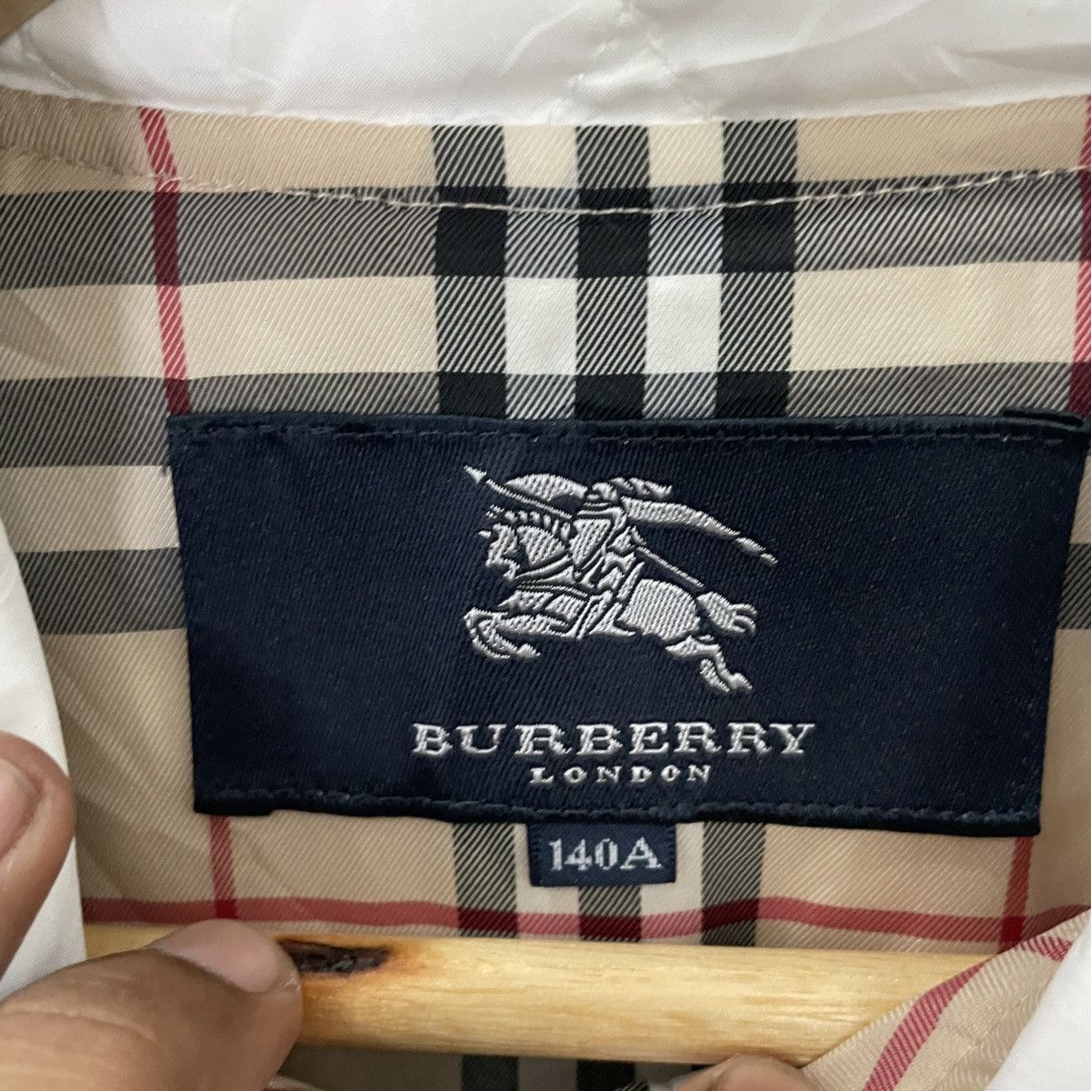 Burberry Vintage Burberry Nova Check Kids Puffer Jacket Size US XXS / EU 40 - 6 Thumbnail