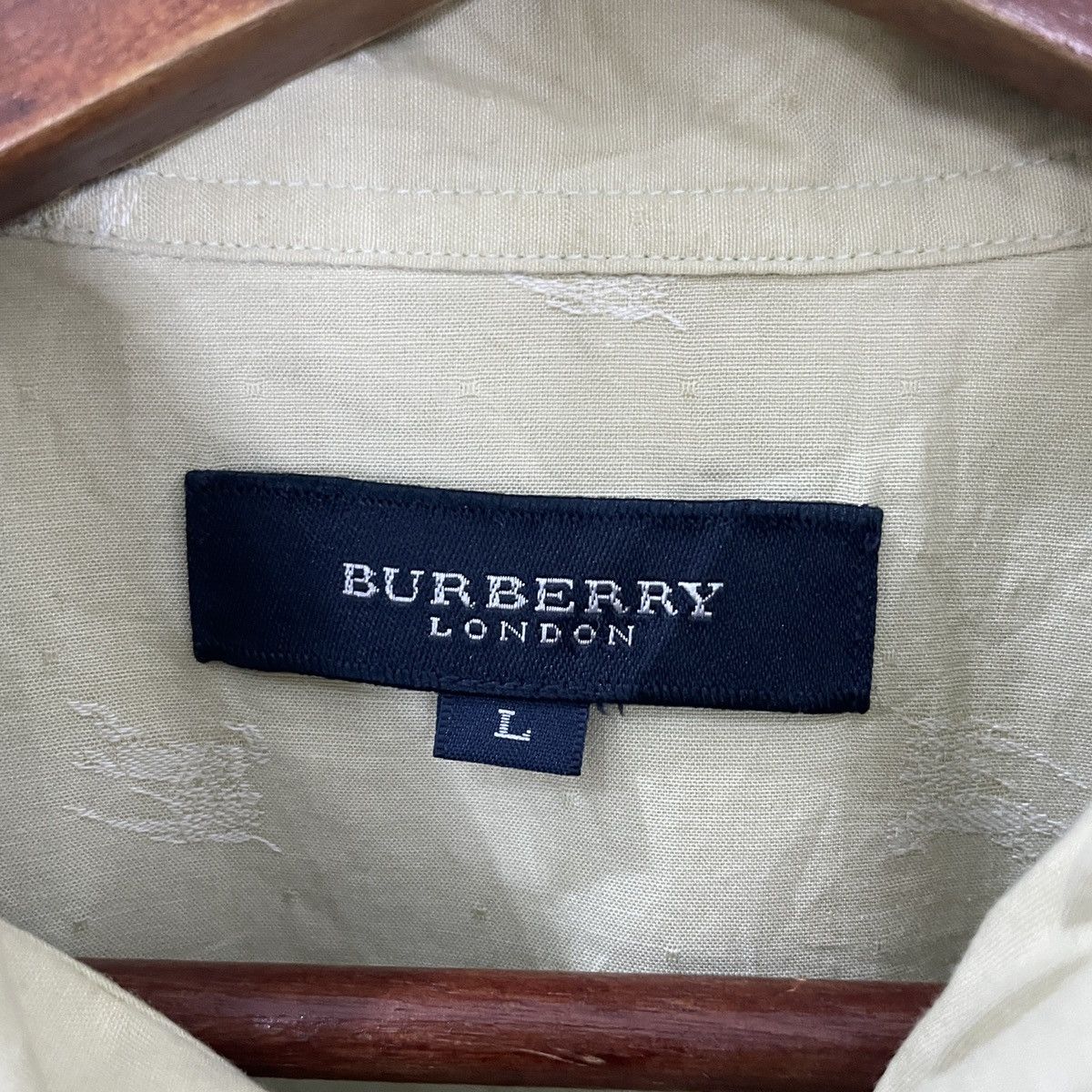 Burberry Vintage Burberry Faded Buttom Ups Shirt Size US L / EU 52-54 / 3 - 5 Thumbnail
