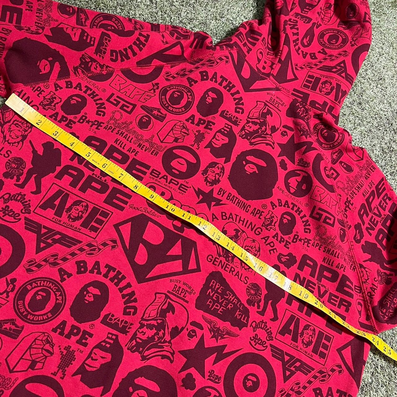 Bape BAPE logo's full zip hoodie Red Size US L / EU 52-54 / 3 - 6 Thumbnail