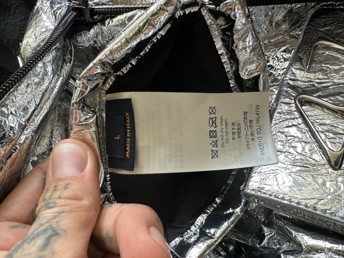 Louis Vuitton × Virgil Abloh LV SILVER TACTICAL CARGO VEST RUNWAY VIRGIL Size US M / EU 48-50 / 2 - 7 Thumbnail