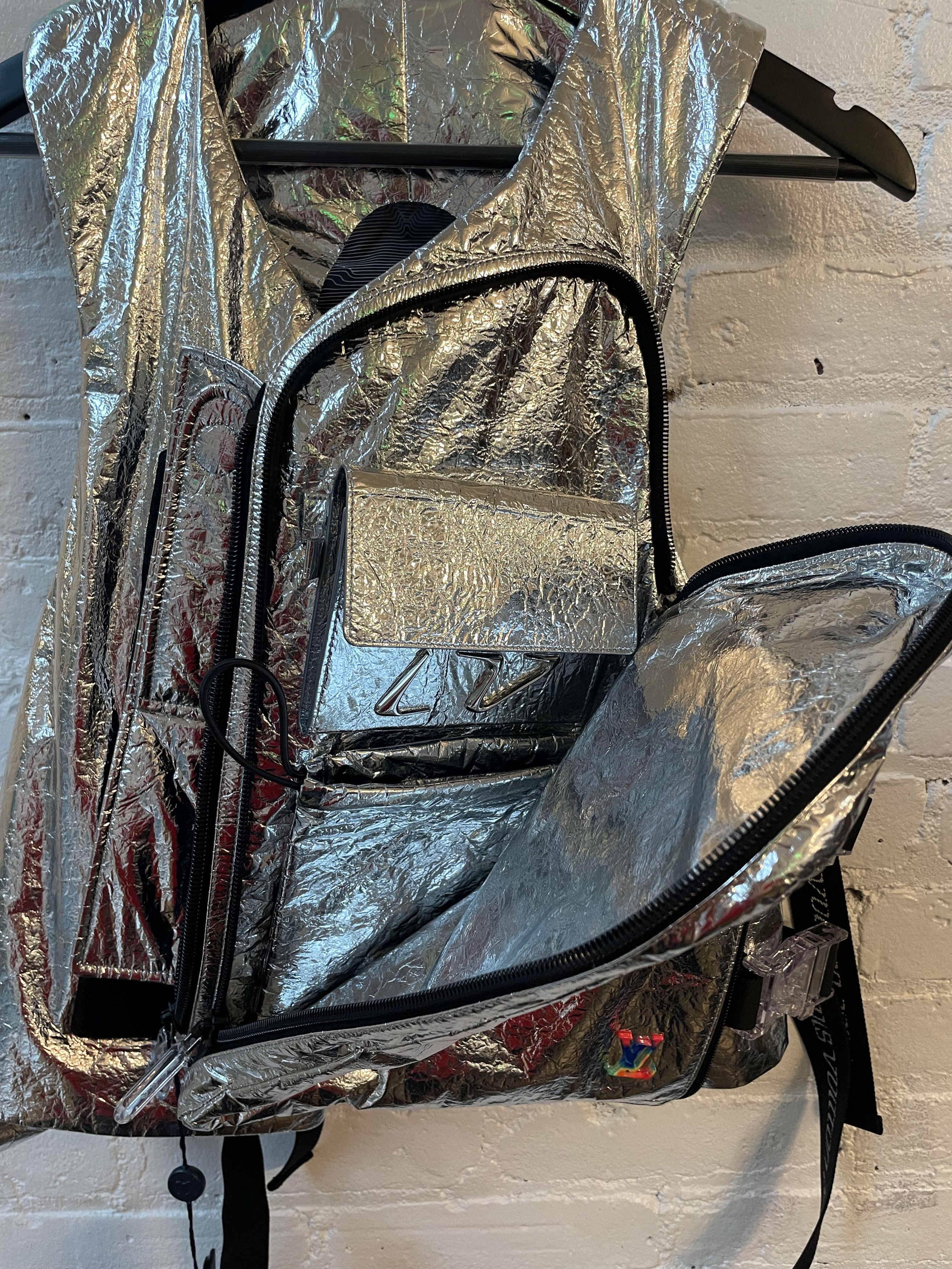 Louis Vuitton × Virgil Abloh LV SILVER TACTICAL CARGO VEST RUNWAY VIRGIL Size US M / EU 48-50 / 2 - 2 Thumbnail