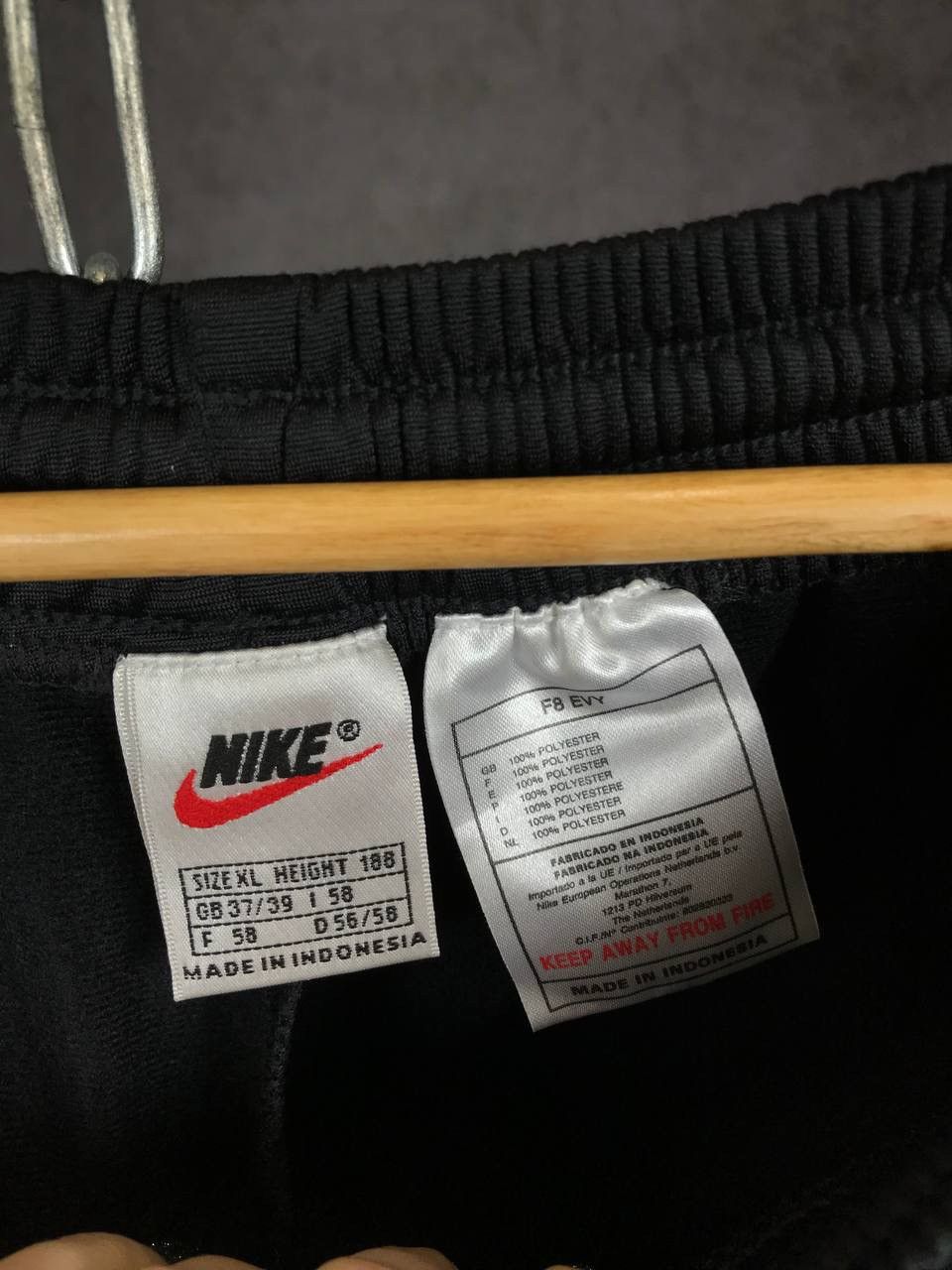Vintage Nike swoosh streetwear vintage sweatpants Size US 36 / EU 52 - 5 Thumbnail