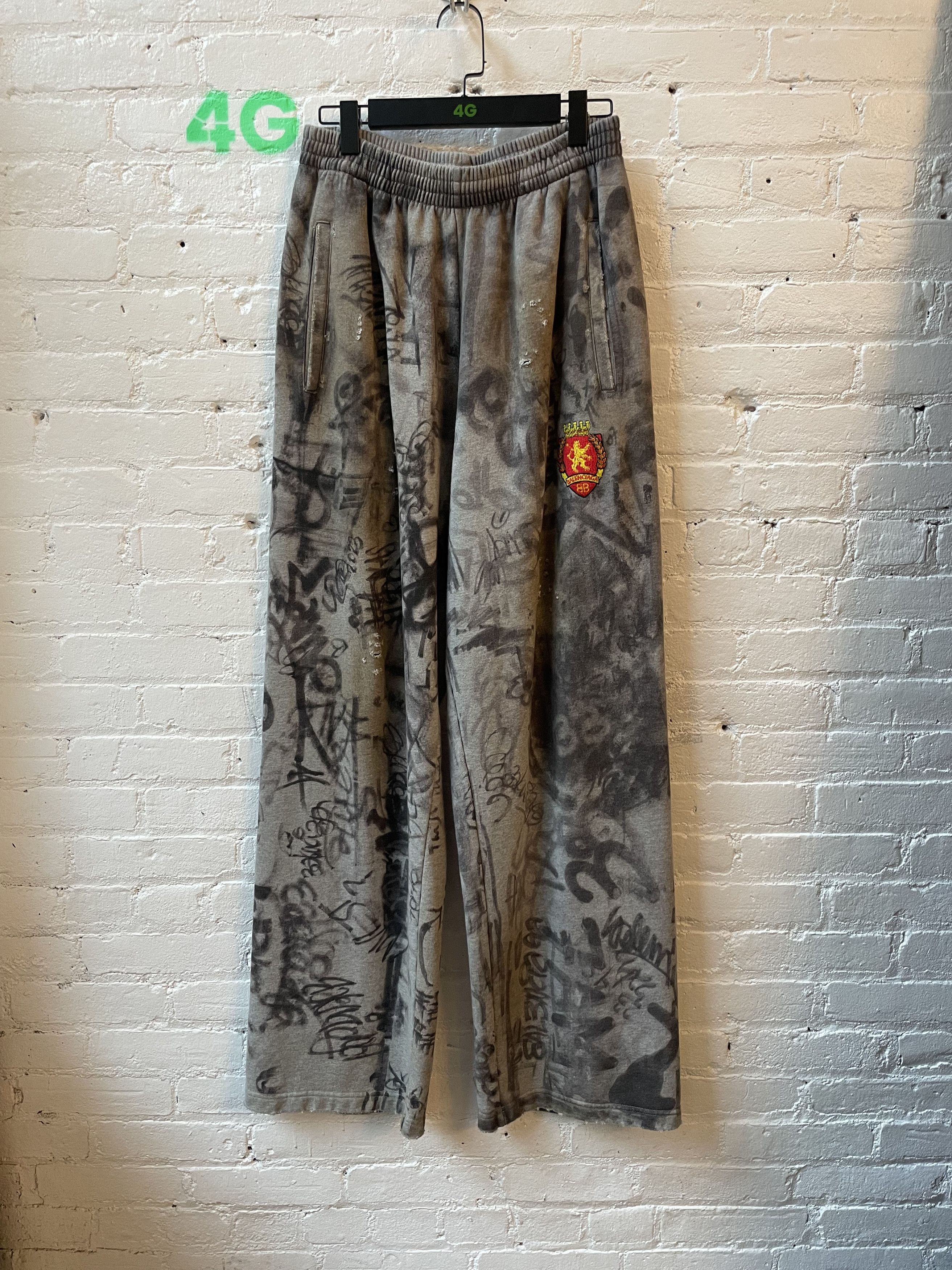Balenciaga BALENCIAGA GRAFFITI THRASHED SWEATS Size US 30 / EU 46 - 1 Thumbnail