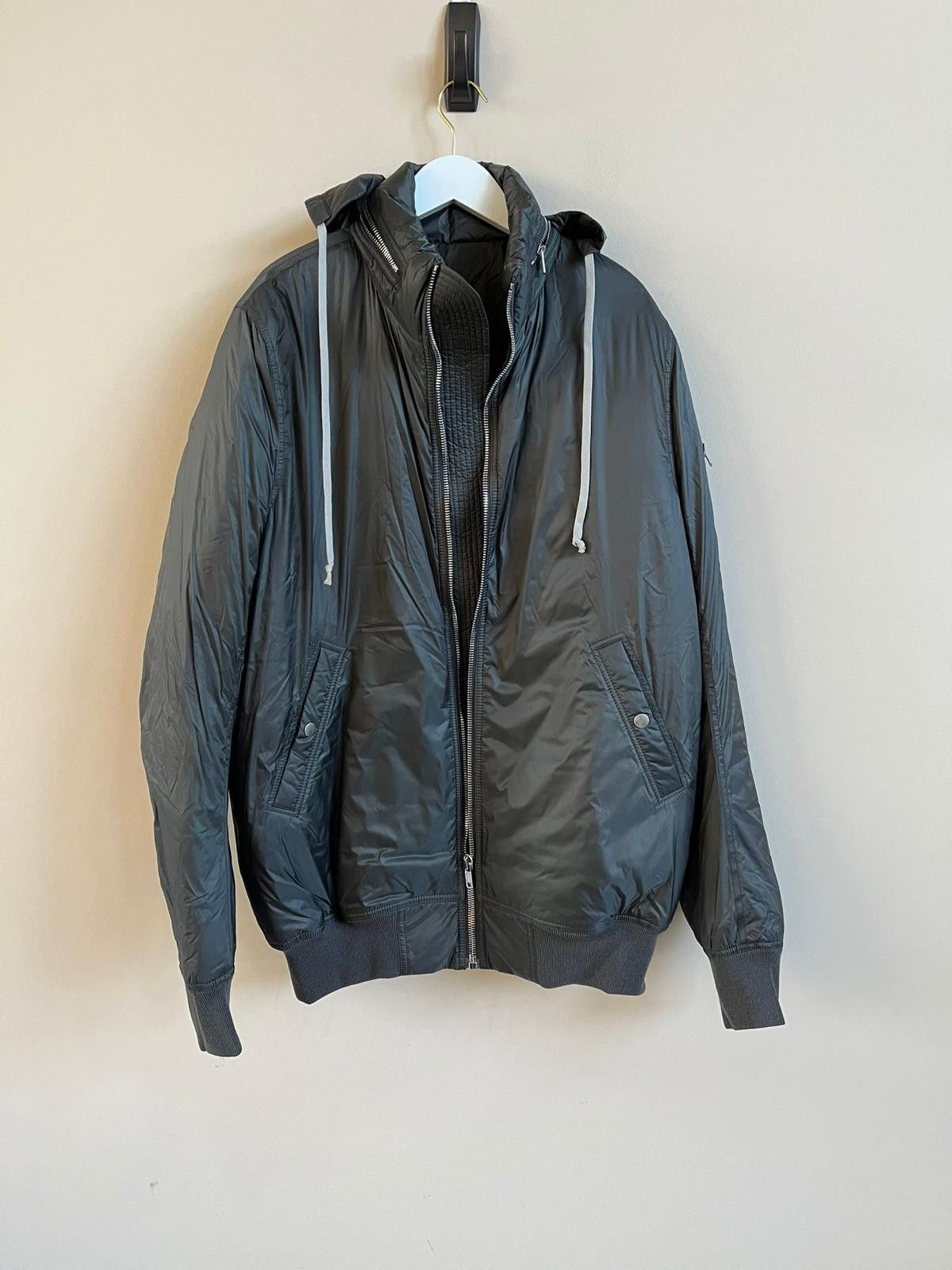 Rick Owens Down Zipped Hood Bomber Jacket in Dark Dust Size US S / EU 44-46 / 1 - 3 Thumbnail