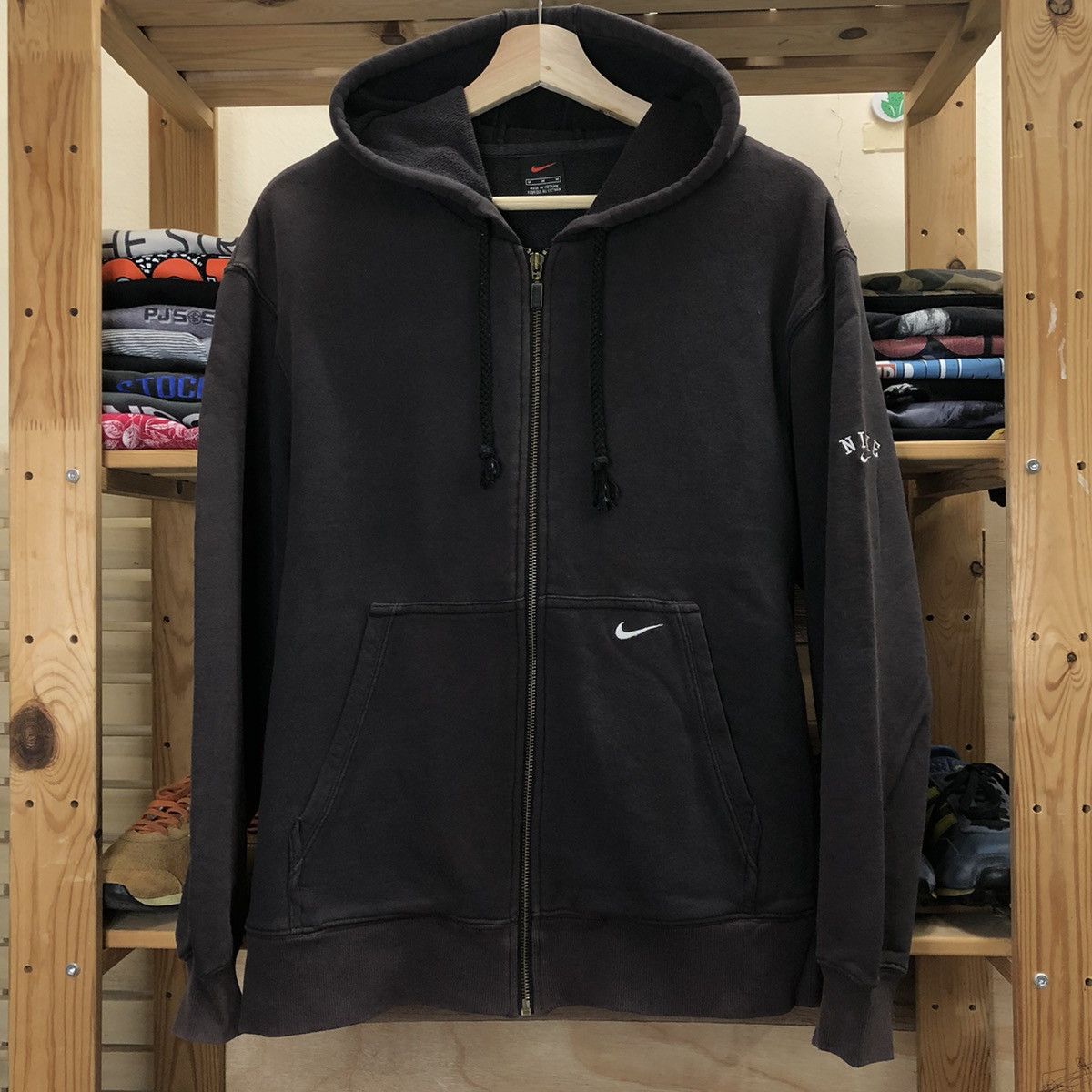 Nike × Vintage Distressed Sun Faded Nike Hoodie With Embroidery Logo Size US M / EU 48-50 / 2 - 1 Thumbnail